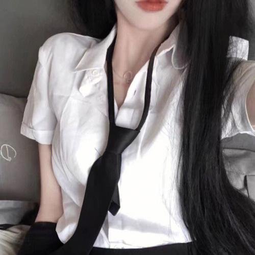 清秀俏佳人